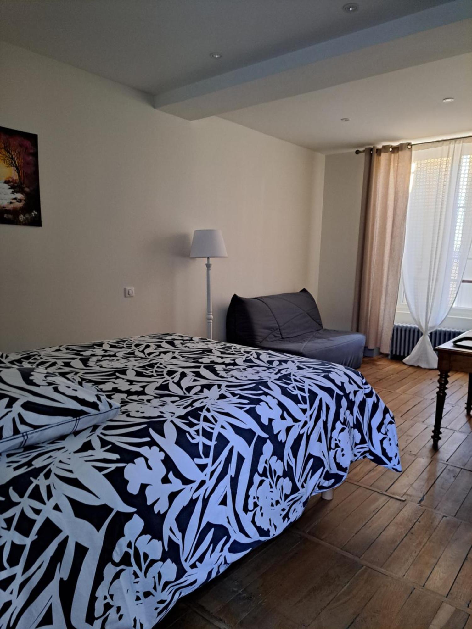 Bed and Breakfast Au P'Tit Gueul'Ton Les Aix-d'Angillon Экстерьер фото