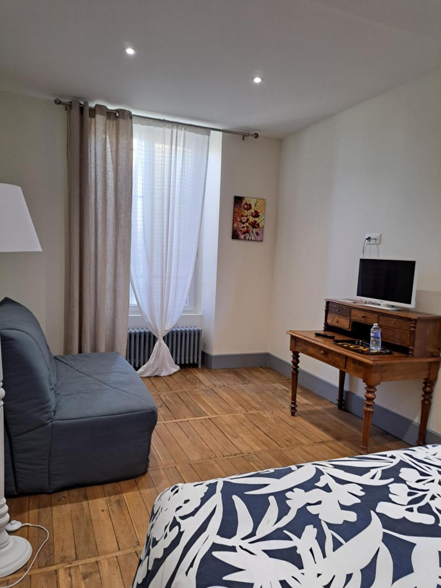 Bed and Breakfast Au P'Tit Gueul'Ton Les Aix-d'Angillon Экстерьер фото